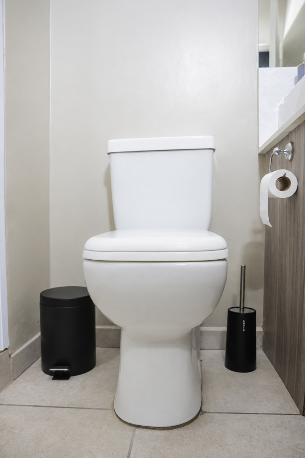 The Bolton Apartment Bathroom photo 1