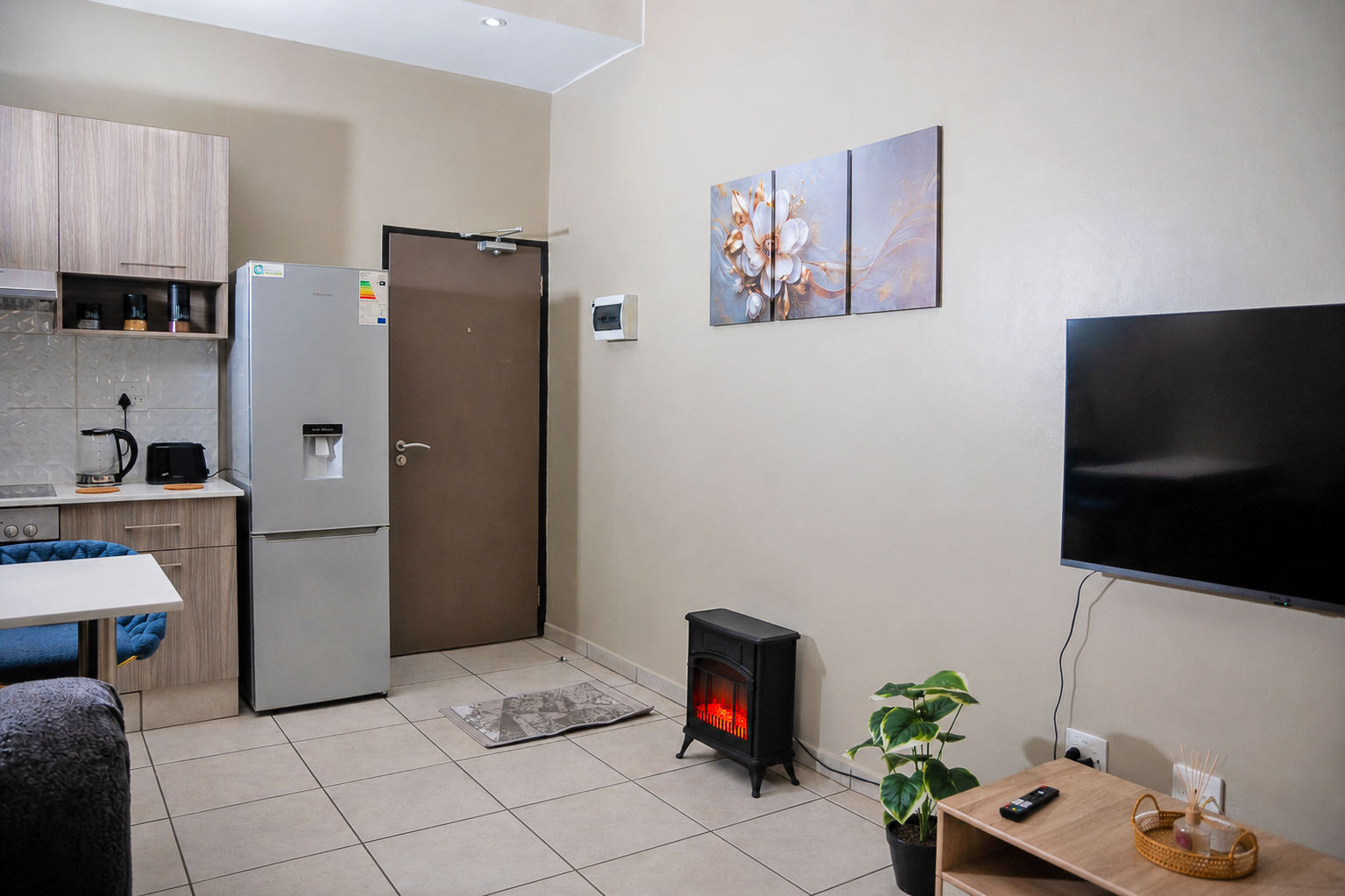 The Bolton Apartment Living Room photo 10